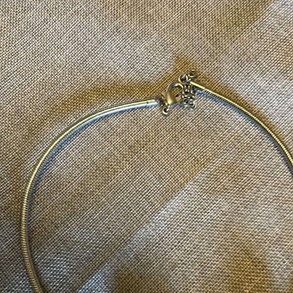 Beautiful necklace.  Stunning design. - Picture 5 of 5